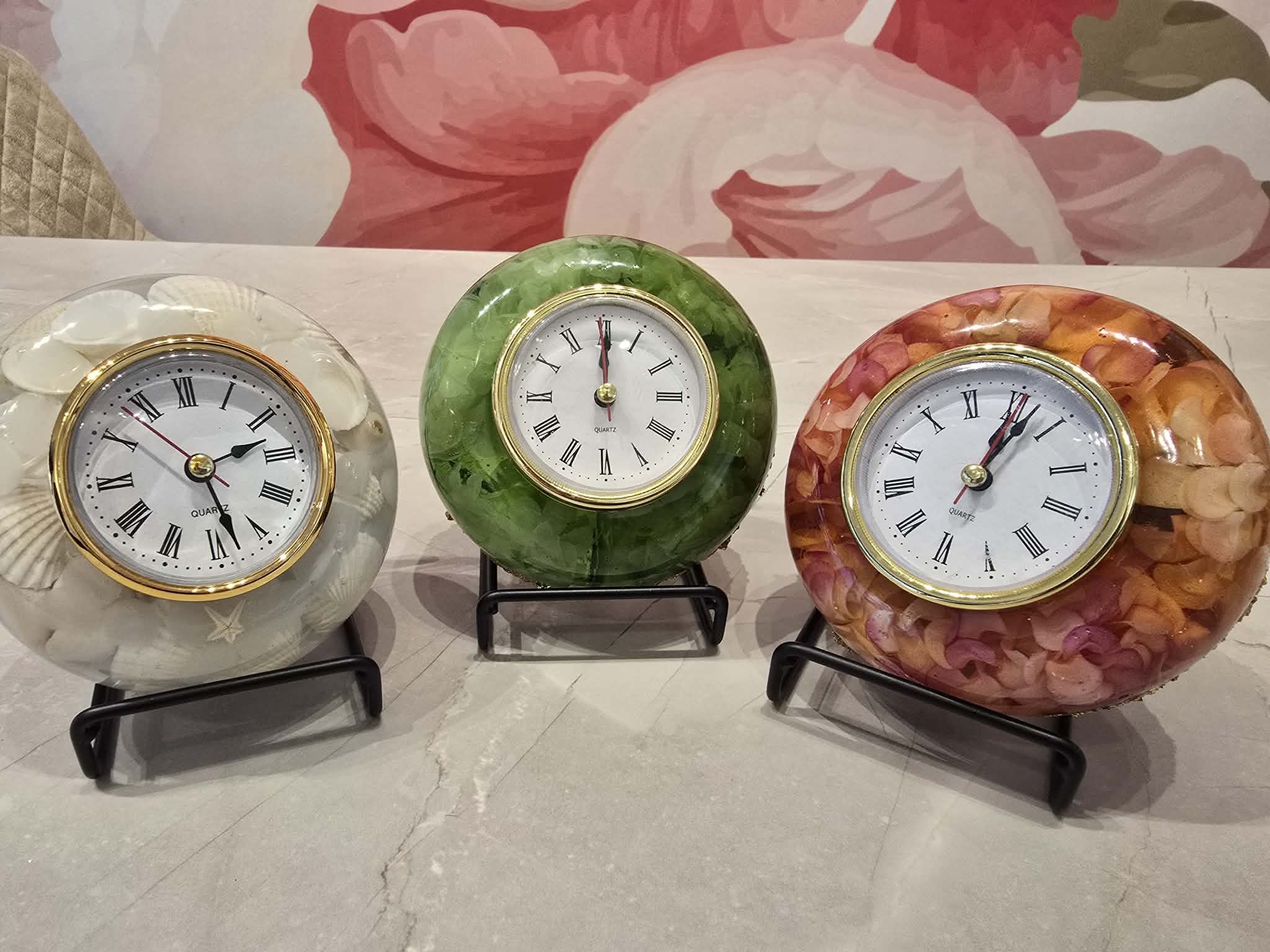 Handmade Gypsum & Epoxy Resin Table Clock – Modern Artistic Design